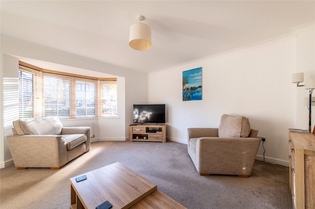 Property photo 2 of 36 Picture No. 12