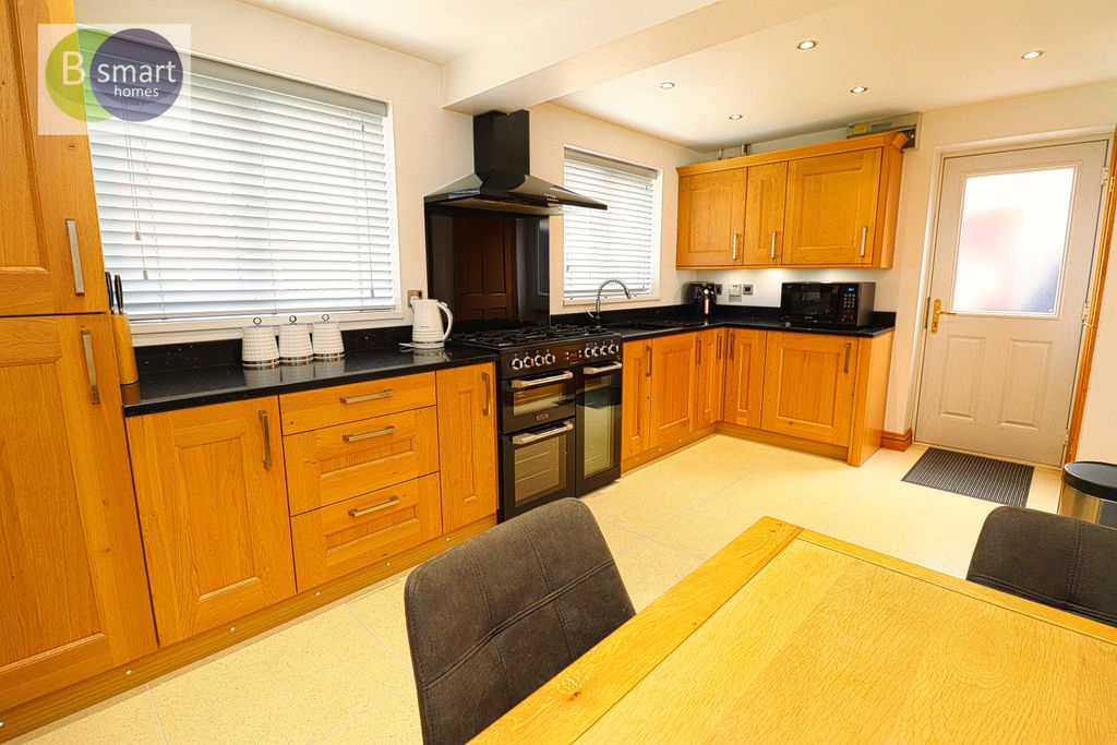 Property photo 3 of 16 Img_9642