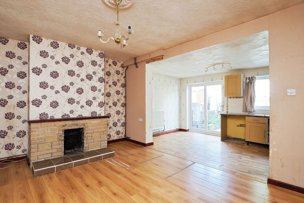 Property photo 2 of 16 Photo