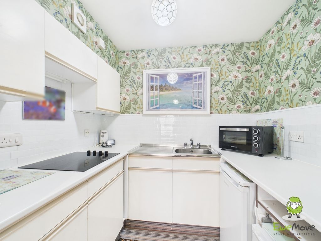 Property photo 3 of 22 Cam03778G0-Pr0386-Still001