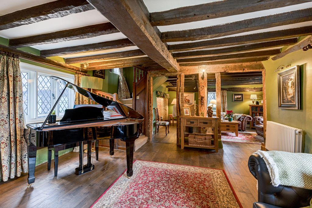 Property photo 2 of 18