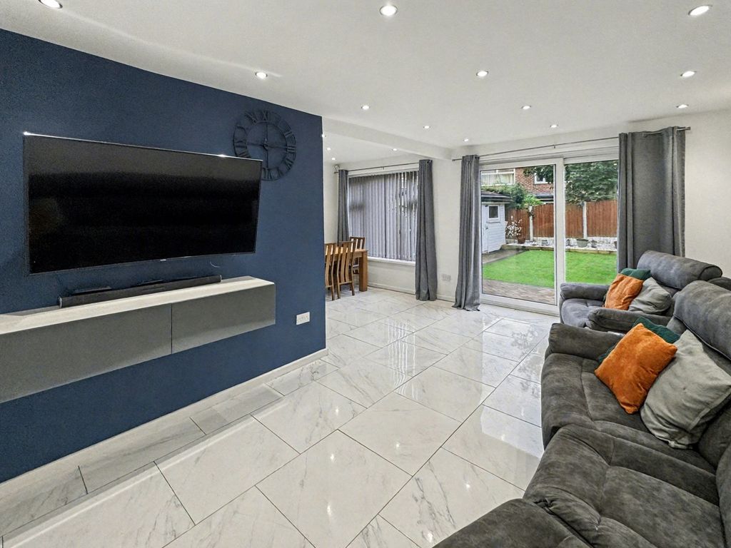 Property photo 2 of 26