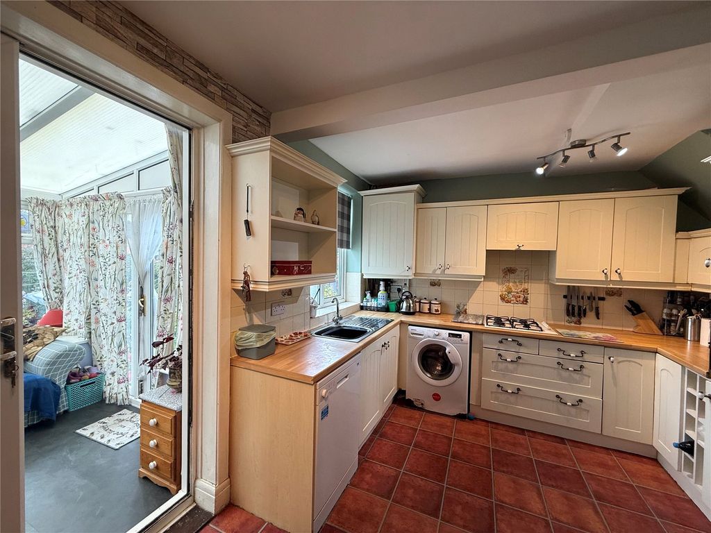 Property photo 3 of 21 Picture No. 30