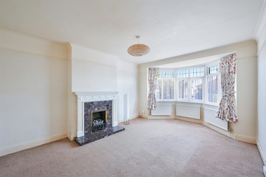 Property photo 3 of 16 Winkworth Road, 110- (11).Jpg