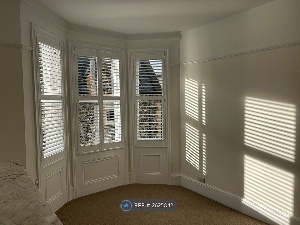 Property photo 3 of 20 Sitting Room