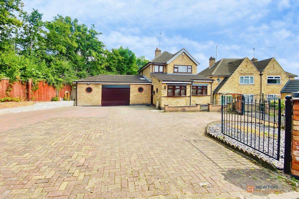 Property photo 1 of 27