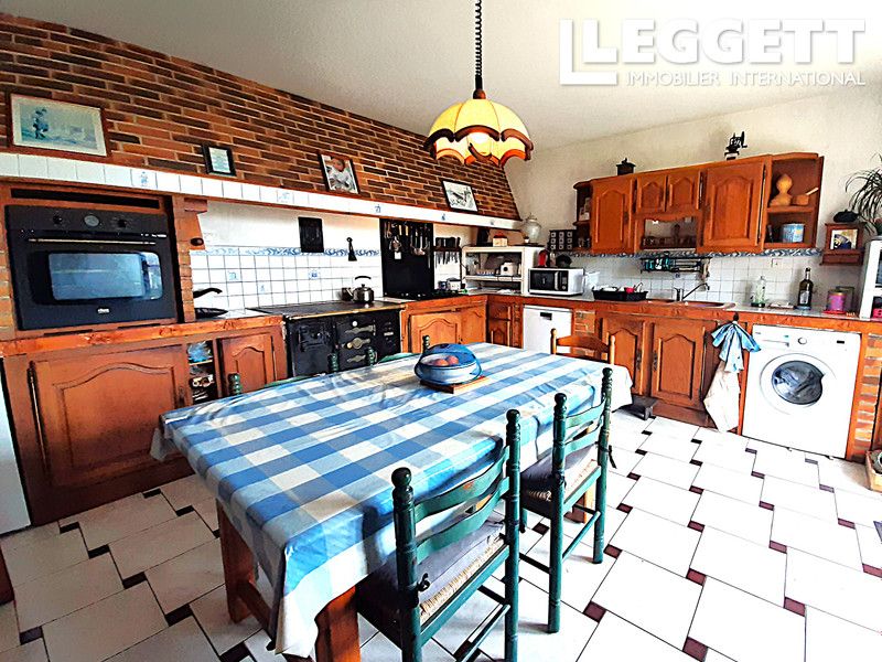 Property photo 2 of 10