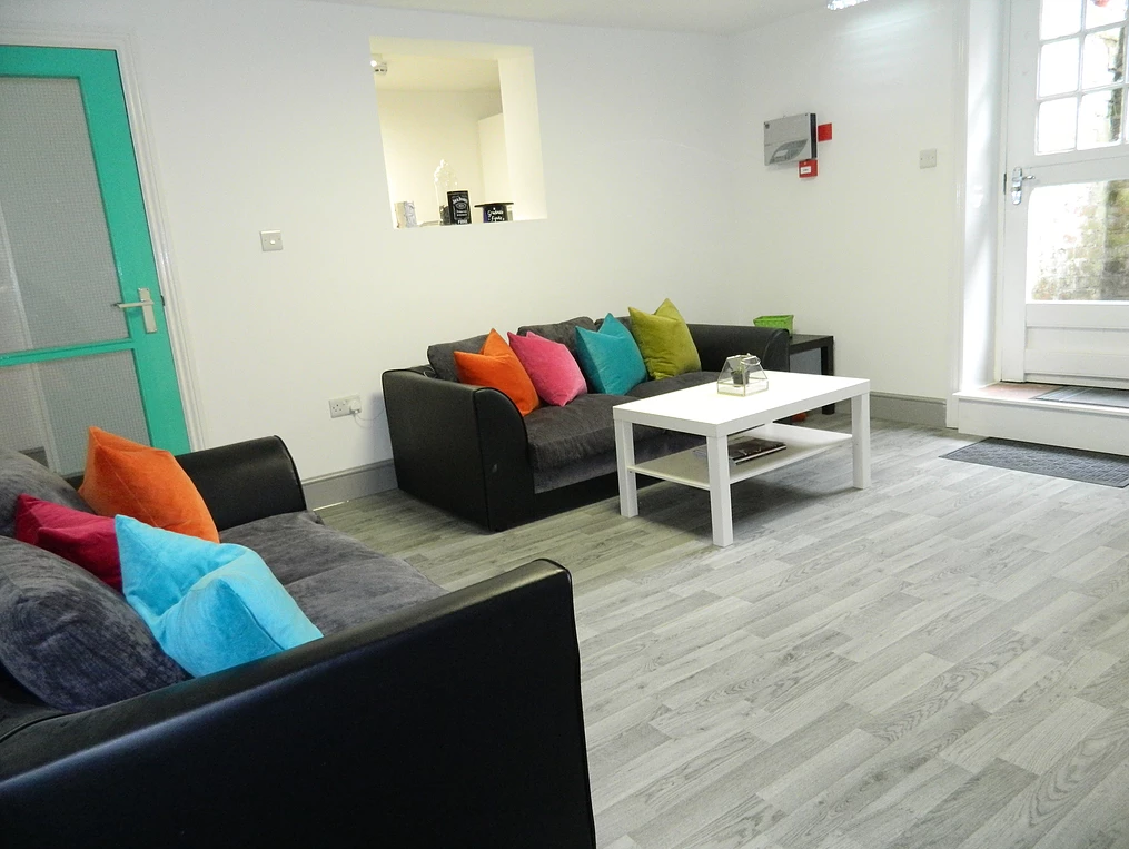 Property photo 3 of 6