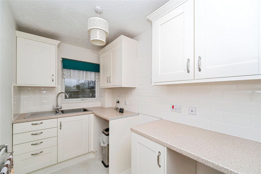 Property photo 3 of 12 Kitchen