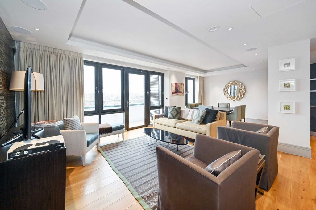 Property photo 2 of 13 Photo