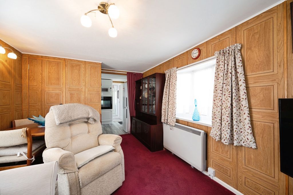 Property photo 3 of 13 Pbox-Img.Jpg