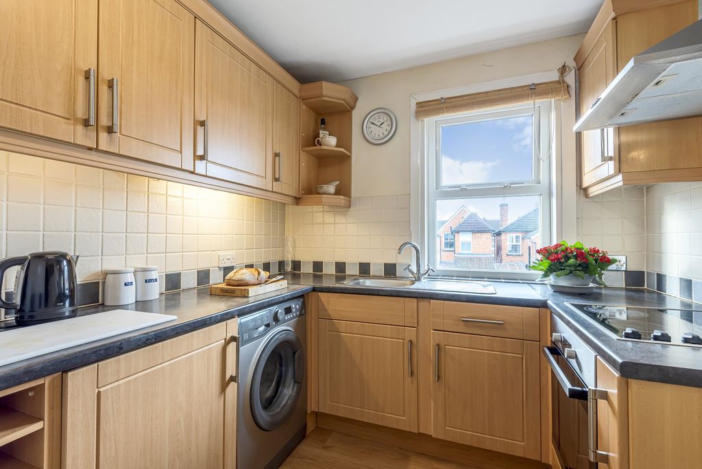 Property photo 3 of 9 Kitchen