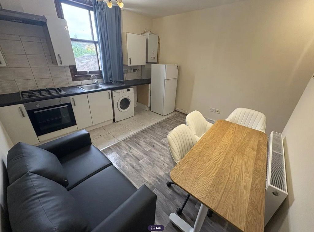 Property photo 2 of 4 Picture No. 04