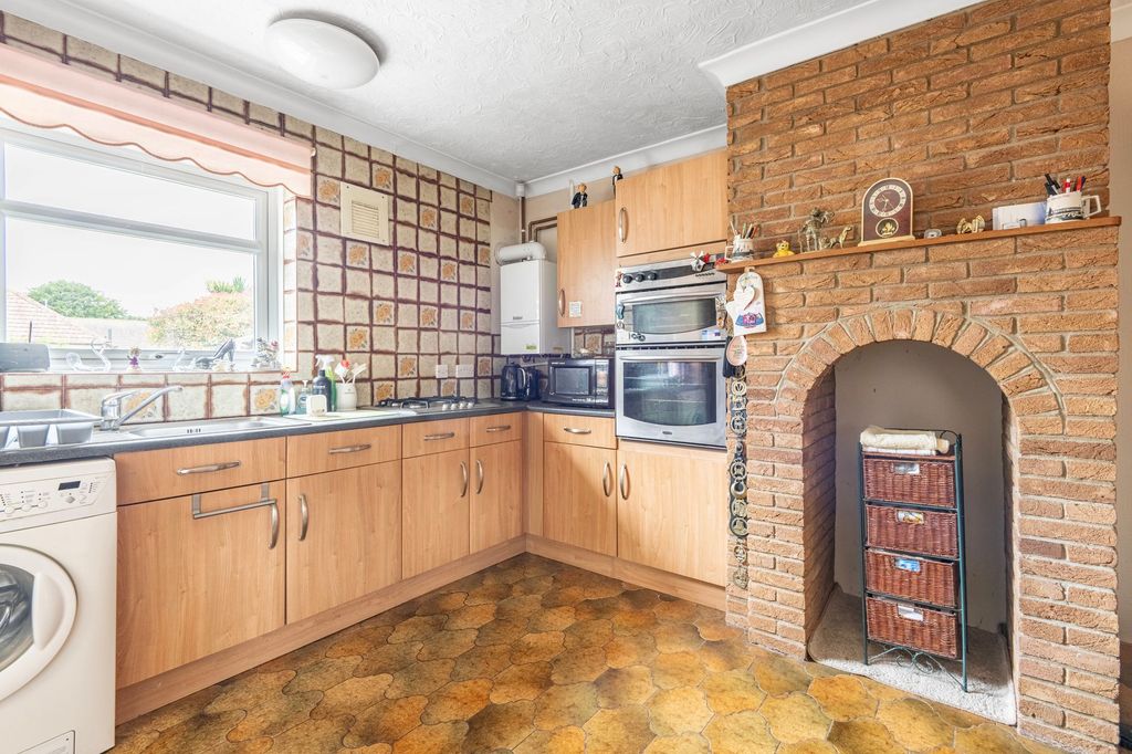 Property photo 3 of 17