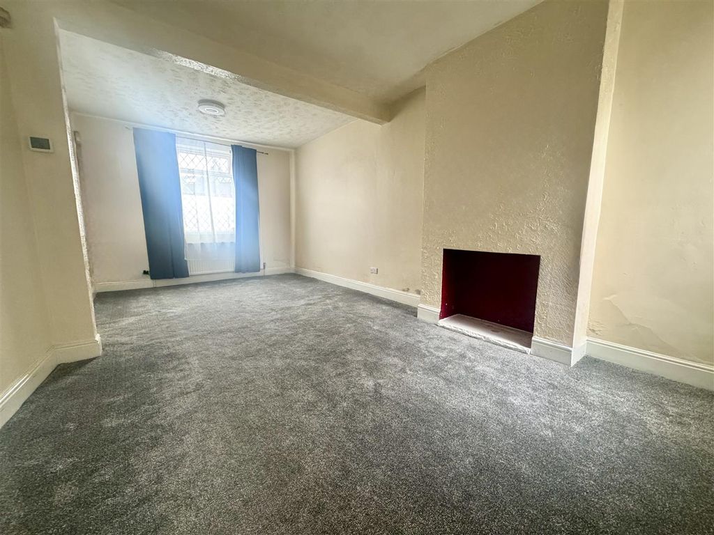 Property photo 3 of 12 Tempimagesqhkvs.Jpg