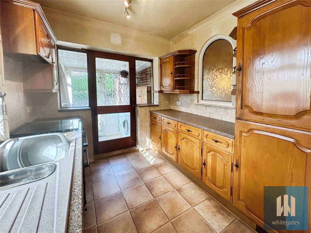 Property photo 2 of 33 Picture No. 11