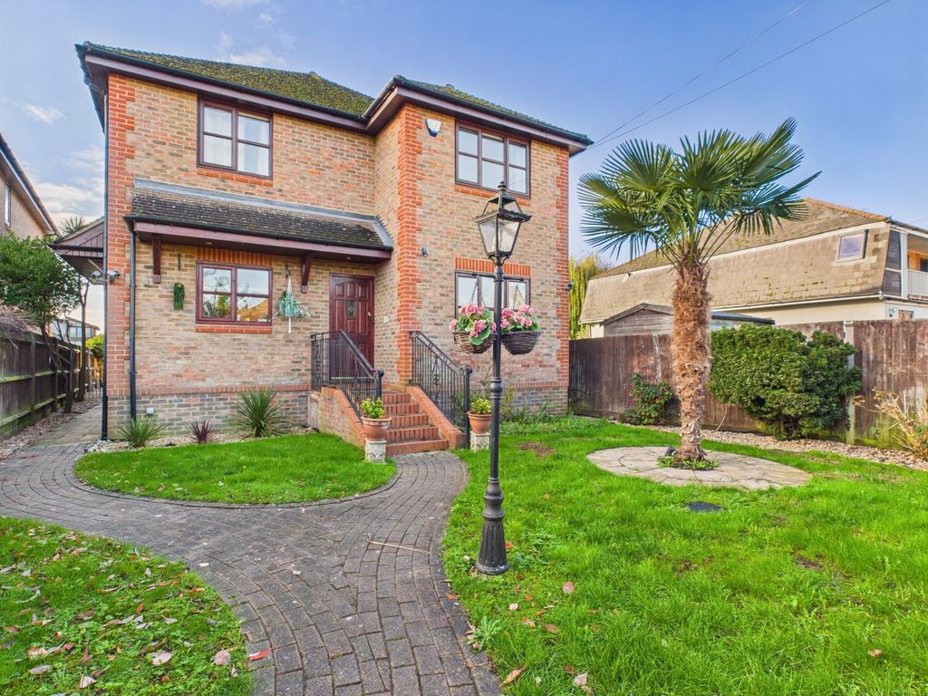 Property photo 1 of 27 Picture No. 24