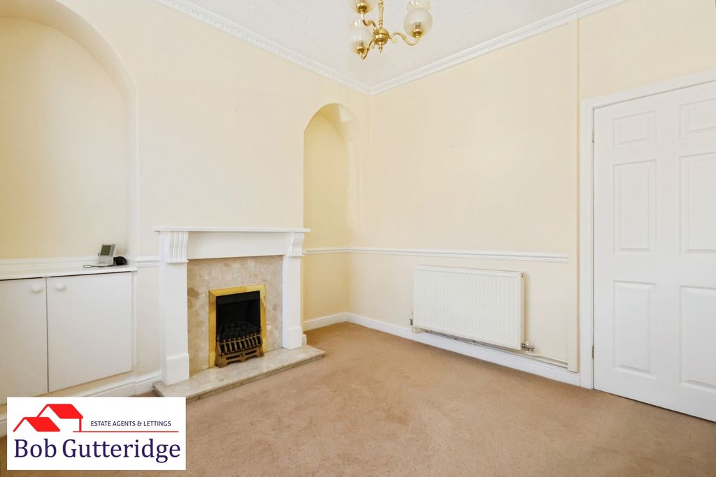 Property photo 3 of 16 Sitting Room