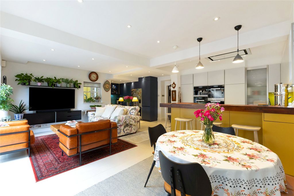 Property photo 2 of 21 Picture No. 47