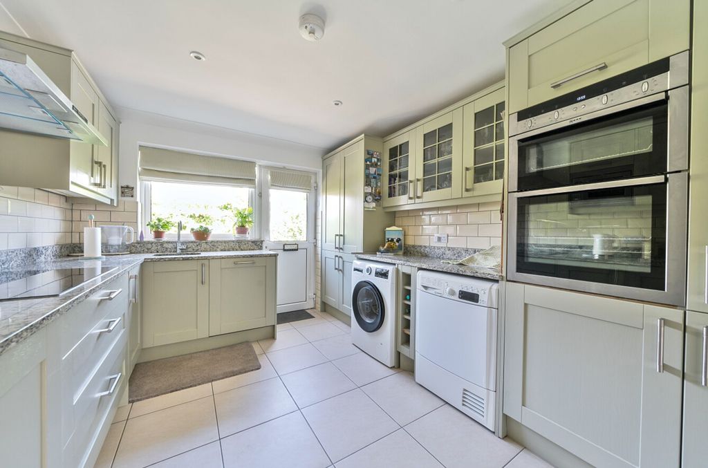 Property photo 3 of 16