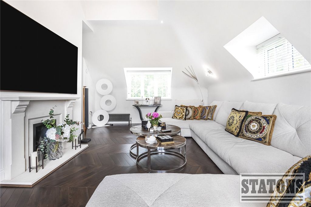 Additional image 10 of 3 bed flat for saleCockfosters Road, Barnet EN4