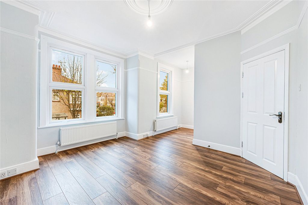 Property photo 3 of 11 Picture No. 02