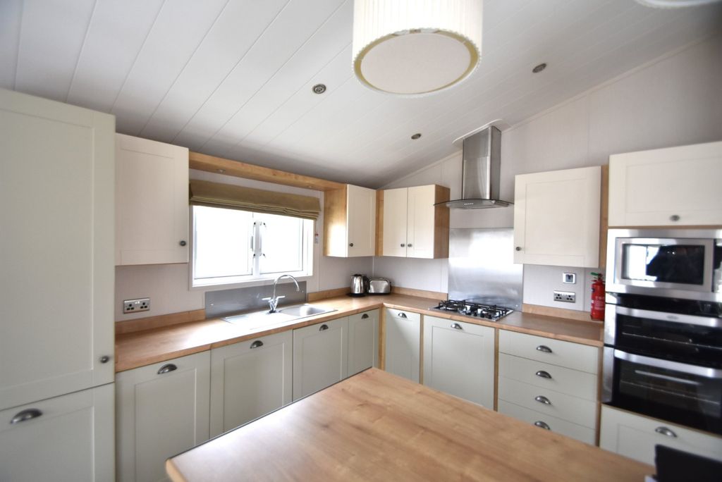 Property photo 3 of 19 Picture No. 08