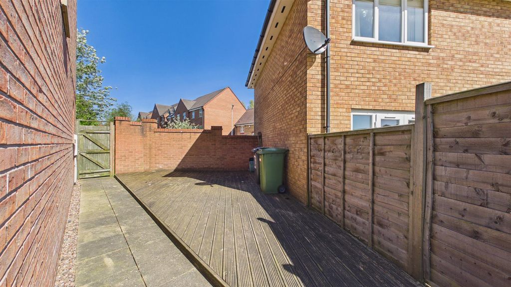 Additional image 21 of 4 bed town house for saleLarch Gardens, Bilston, West Midlands WV14