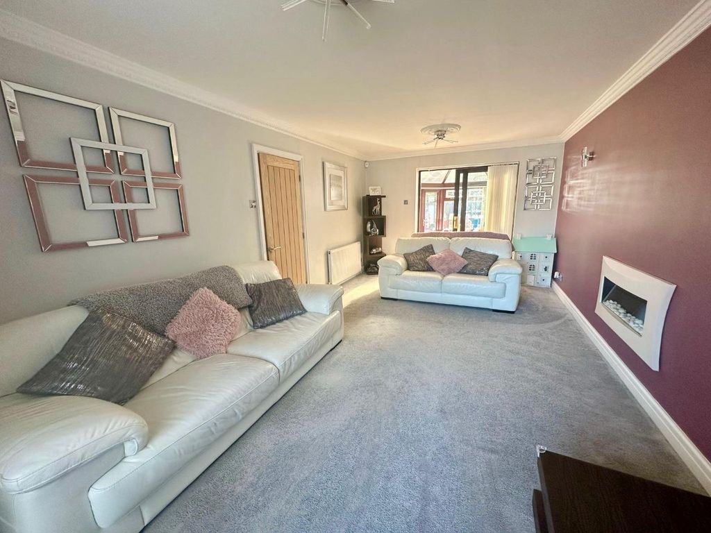Property photo 3 of 15 Ea9c3B3d-370F-46E9-80cc-Cb91Df39Ad8A.Jpeg