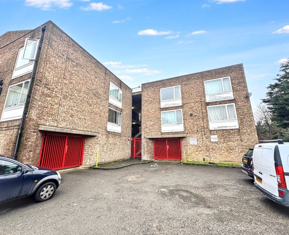 Property photo 1 of 8