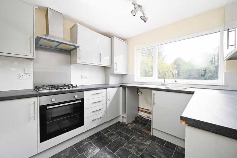 Property photo 3 of 17 Kitchen