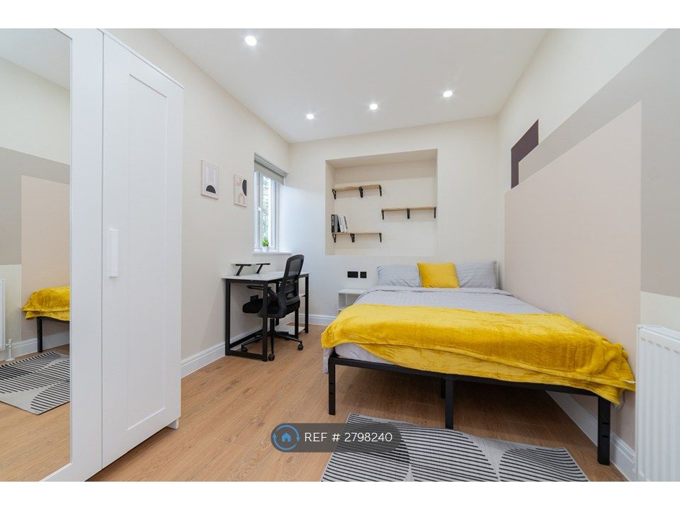 Property photo 1 of 32