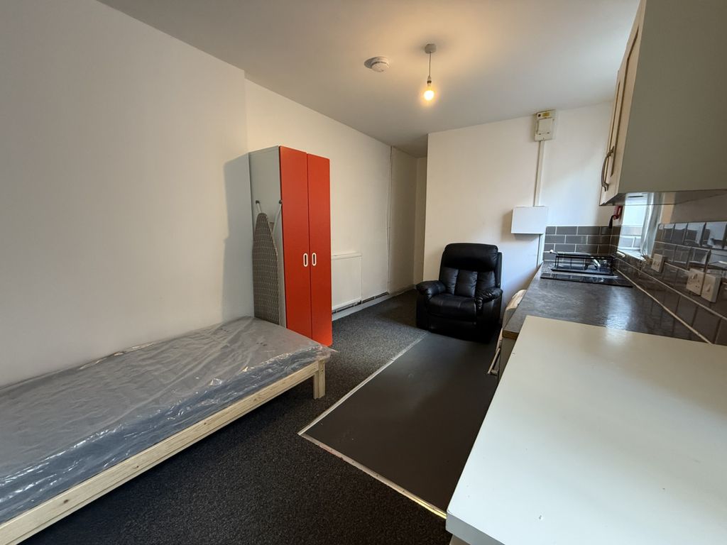 Property photo 3 of 6 Gallery