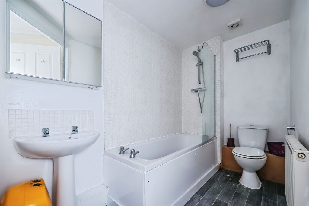 Additional image 17 of 2 bed flat for salePalmerston Road, Ilkeston DE7