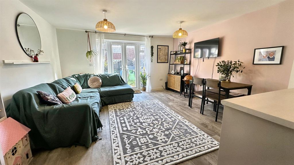 Property photo 2 of 12 Img_E1848.Jpg