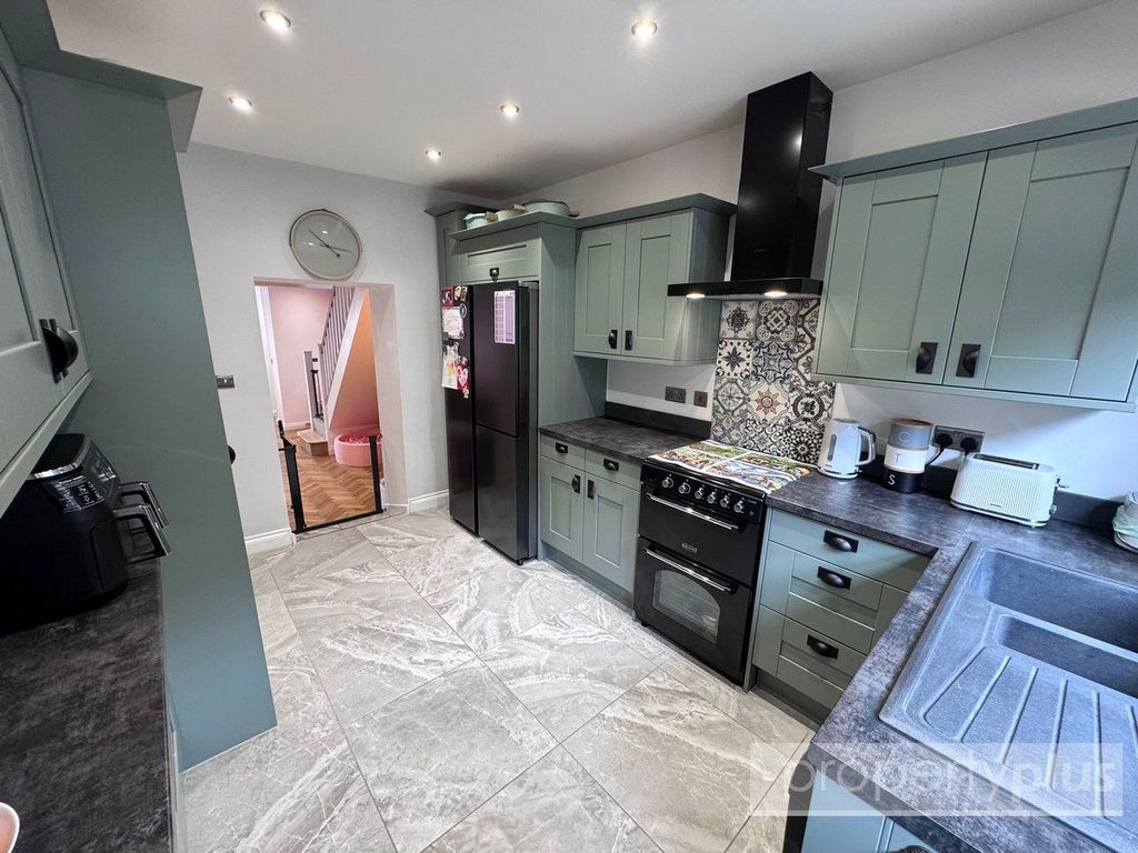 Property photo 3 of 17 Picture No. 11