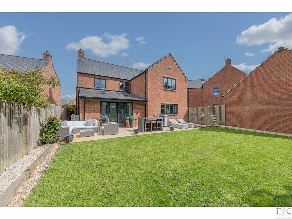 Property photo 2 of 40