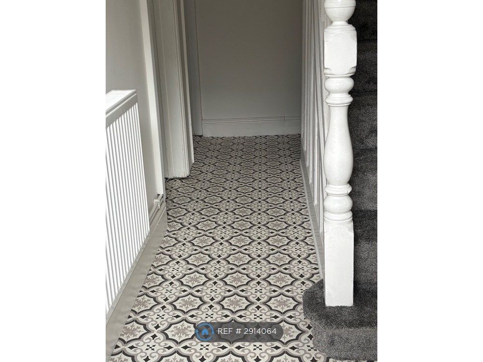 Property photo 3 of 17 Hall