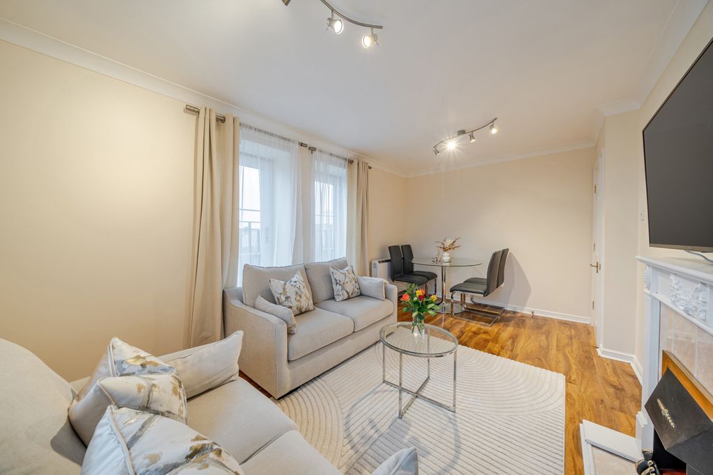 Property photo 3 of 21 1386987-16-6943F9...