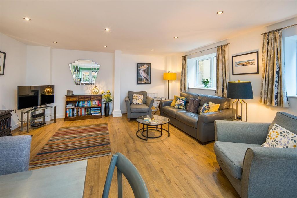 Property photo 3 of 28 2279-008-Websize.Jpeg