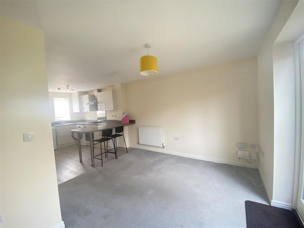 Property photo 3 of 9 Lounge Area