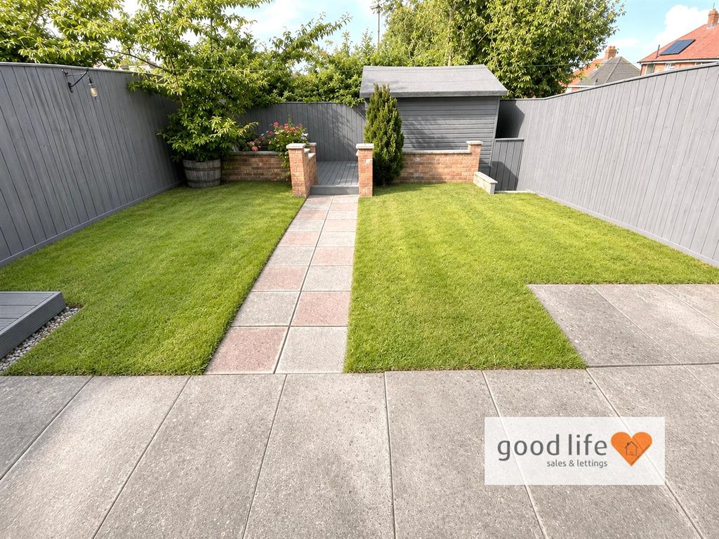 Property photo 3 of 23 20260811_204455366_Ios9 Hemsby Close.Jpg