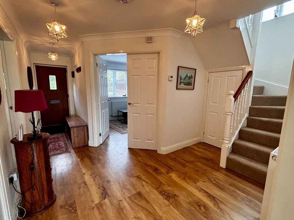 Property photo 2 of 25