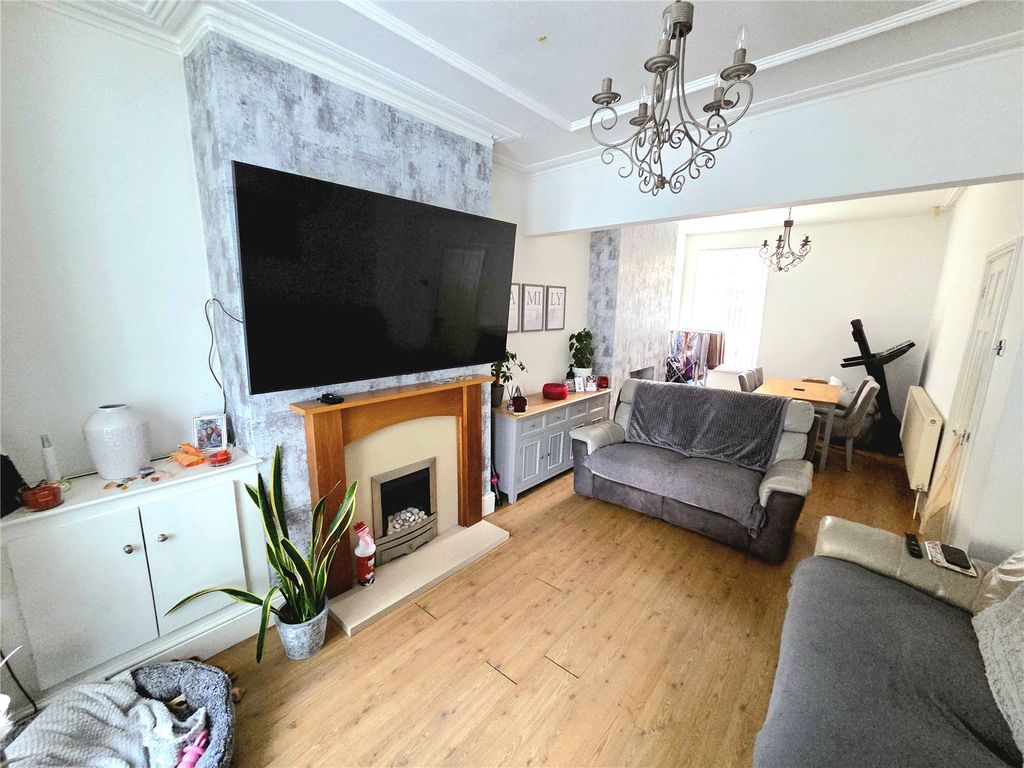 Property photo 2 of 15 Picture No. 12