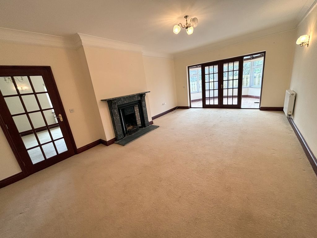 Property photo 2 of 22 Photo 43