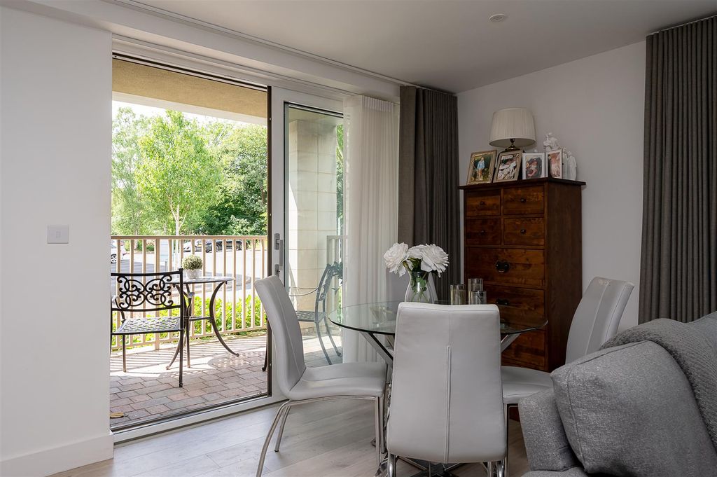 Property photo 2 of 16 Dining Area