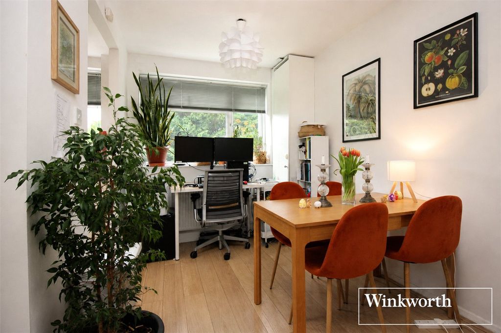 Property photo 3 of 11 Picture No. 27