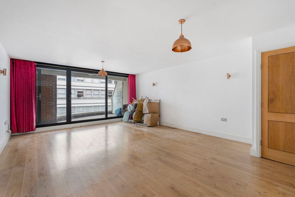 Property photo 2 of 18 Reception Room