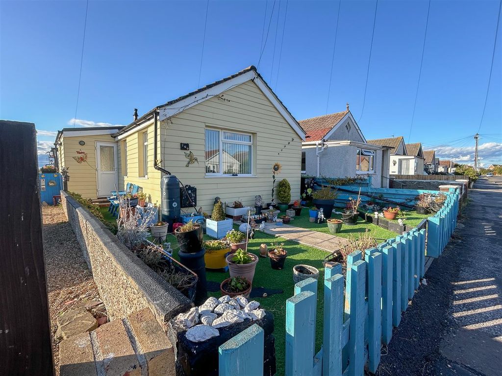 Property photo 1 of 12 Outside Front