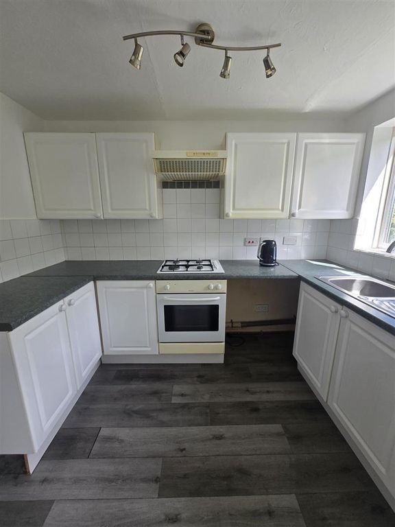 Property photo 3 of 5 Kitchen.Jpg